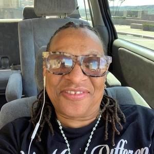 Meet your Posher, Deborah